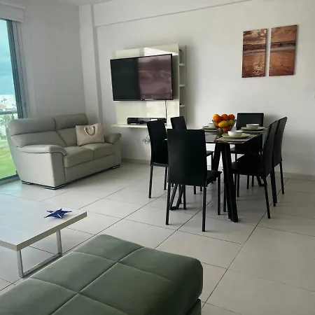 Sea Side And Pool شقة *