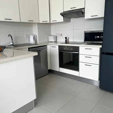 Sea Side And Pool شقة