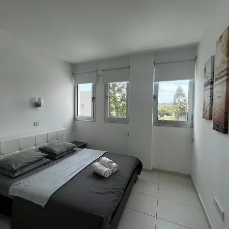 Sea Side And Pool شقة *